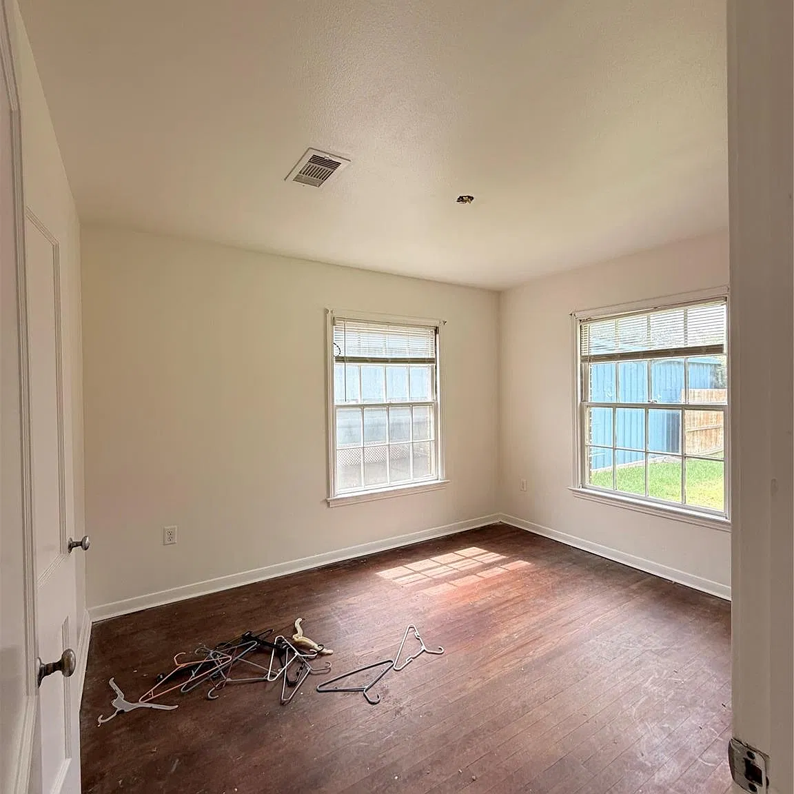 2 bed, 1.0 bath, 954 sqft, $980 — Photo 4
