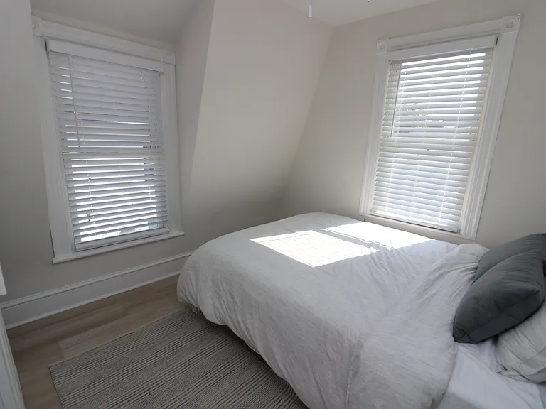 114 N Portland Ave #WINTER RENTAL — Photo 14