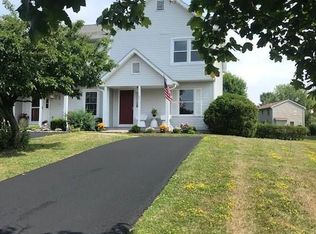 46 Old Meadow Ct, Livonia, NY 14487