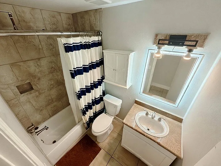 Cove Landing Dr — Photo 10