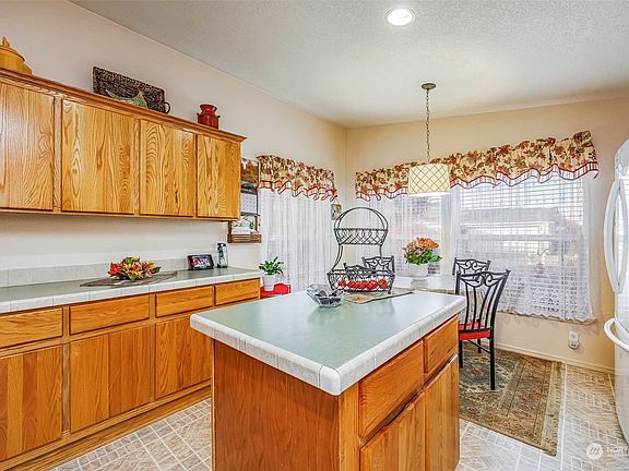 5th image of 10516 196th Street Ct E
