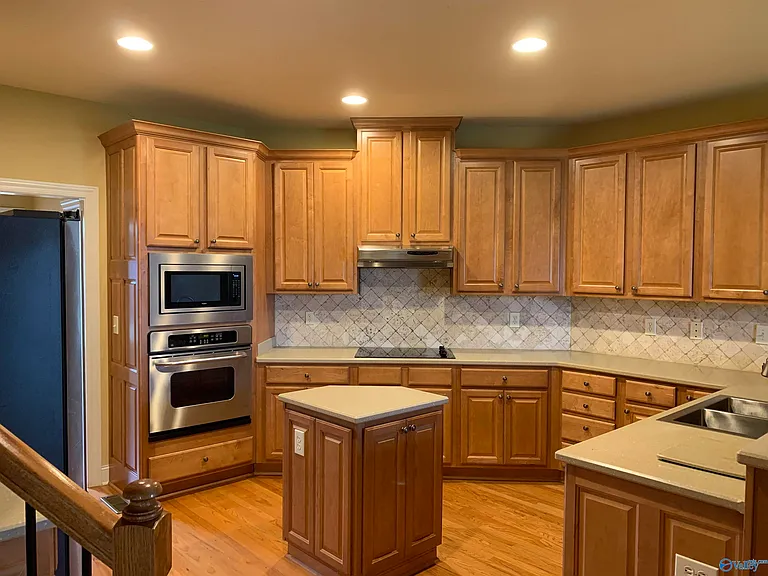 100 Mayfair Ct — Photo 12
