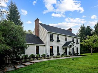 10 Fairwood View Ct, Phoenix, MD 21131