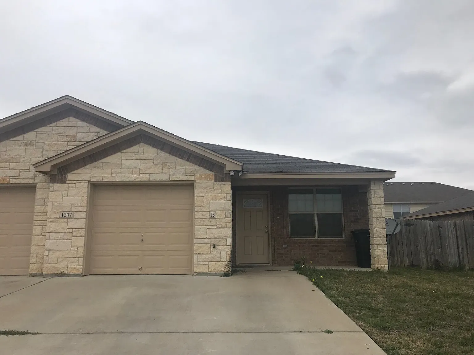 3 bed, 2.0 bath, 1204 sqft, $1,250 — Photo 1