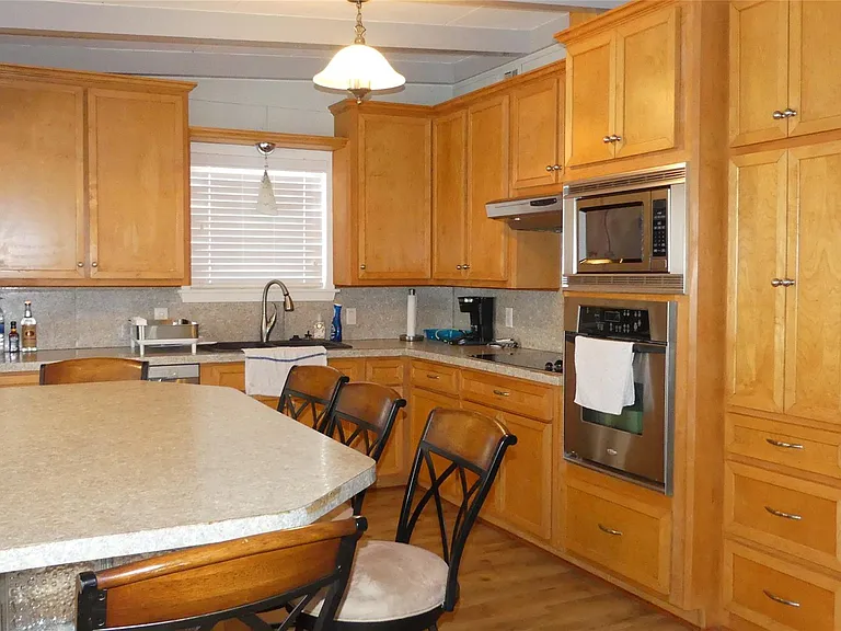 58 Lakeside Dr — Photo 10