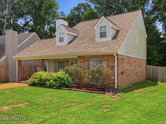2nd image of 111 Shadow Hill Dr