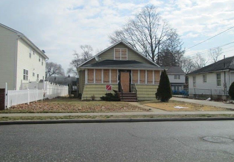 28 Park Ave, Roosevelt, NY 11575 Zillow