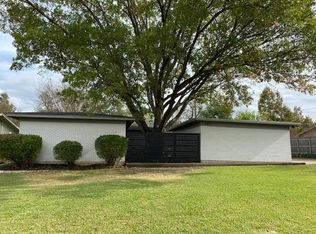 5821 Wedgworth Rd, Fort Worth, TX 76133