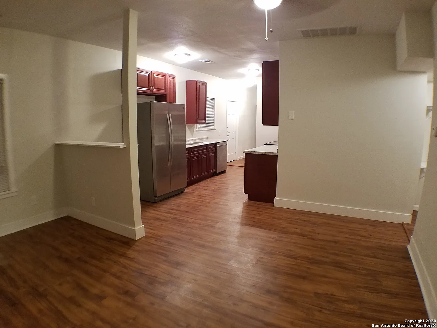 3 bed, 2.0 bath, 1082 sqft, $1,275 — Photo 4