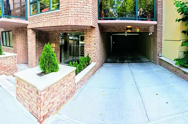 Sold by NextDoor Realty | media 62