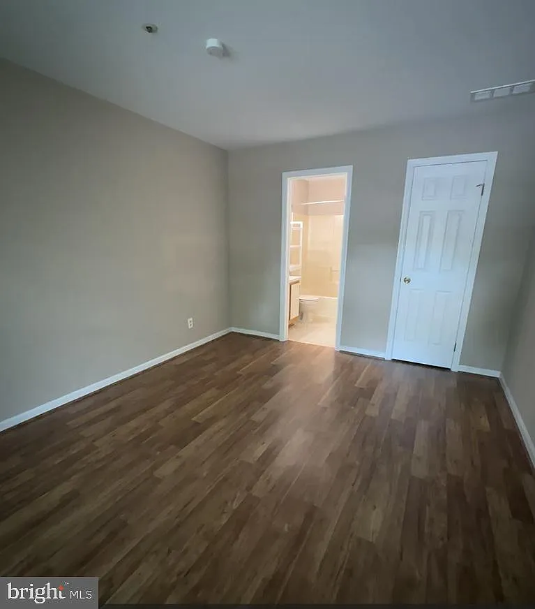 2 bed, 2.5 bath, 1019 sqft, $2,500 — Photo 4