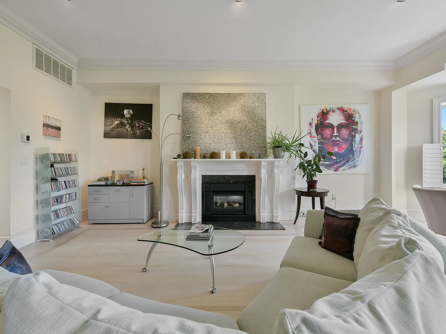 3 bed, 2.5 bath, 2833 sqft, $15,750 — Photo 3