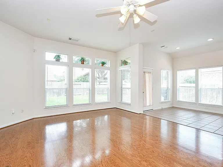 4703 Camden Brook Ln — Photo 8