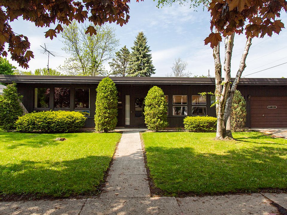 2nd image of 2518 Saemann Ave
