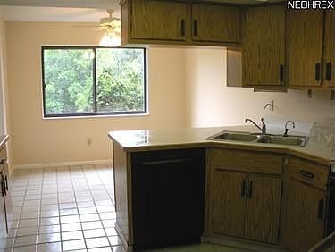 4th image of 100 Fox Hollow Dr APT 308
