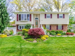 45 Bauss Rd, Nesconset, NY 11767