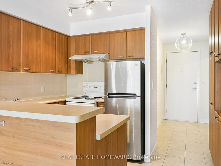 36 Lee Centre Dr #2615 — Photo 11