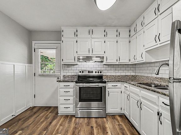 5th image of 2538 Burton Cir