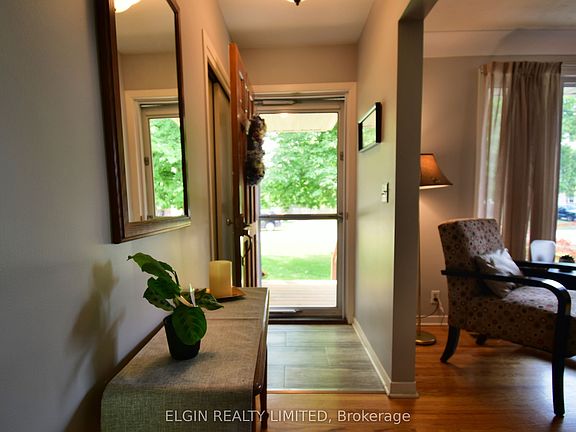 3rd image of 15 Steele St