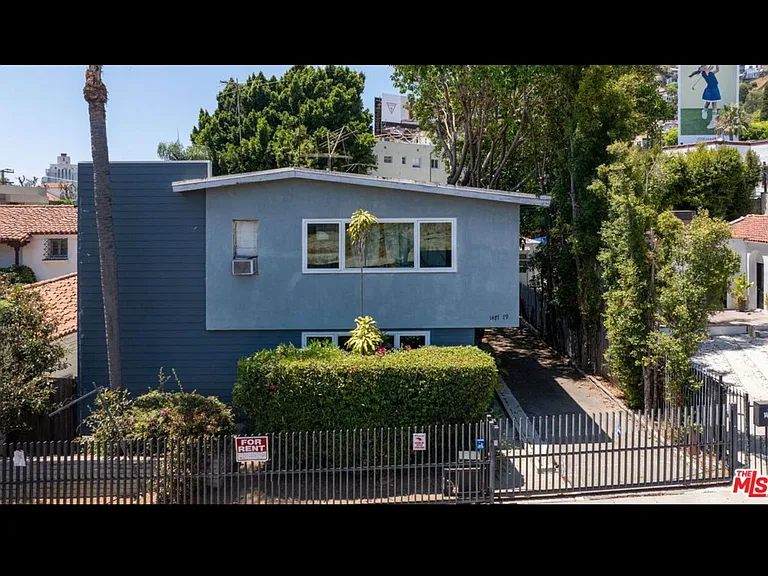 1479 N Havenhurst Dr #4 — Photo 38