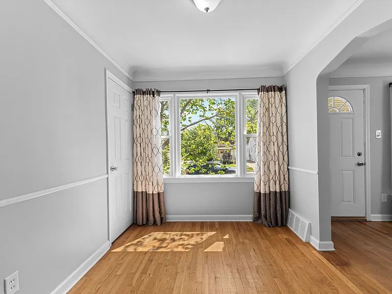 21328 Audette St — Photo 11