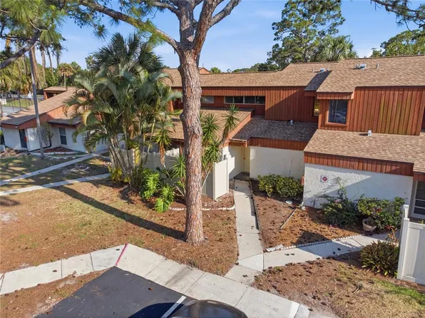 2058 Sunset Point Rd APT 15, Clearwater, FL 33765