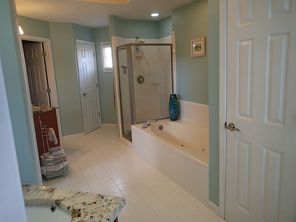 Mstr Bath w/ his/her closets