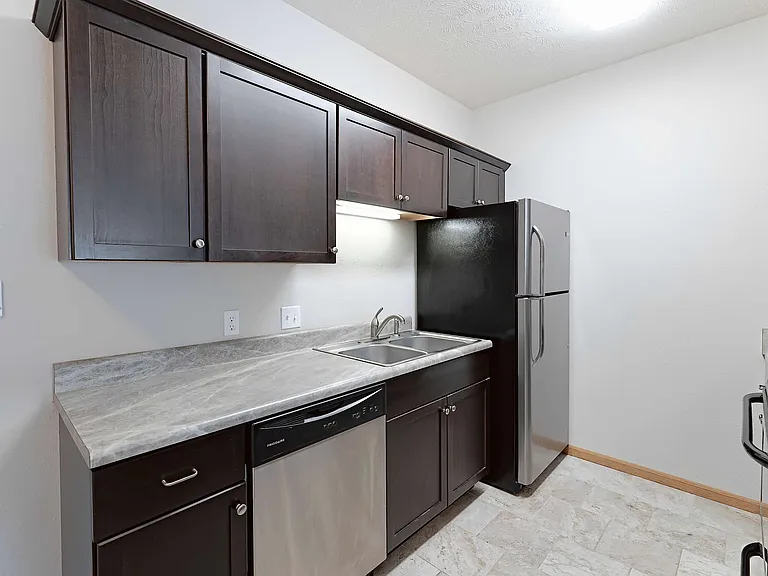 Gateway Park Apartments — Photo 24