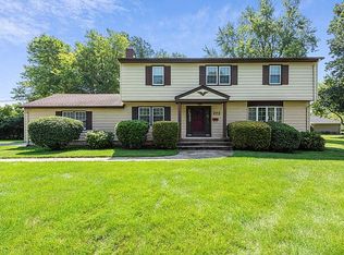 272 Stonehurst Blvd, Freehold, NJ 07728