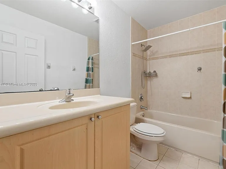 SE 26th Ct — Photo 14