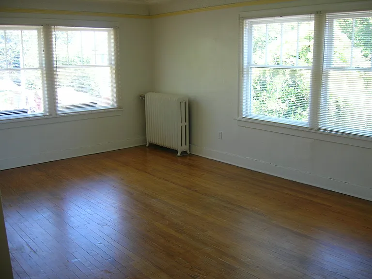 1705 E Howell St #9 — Photo 3