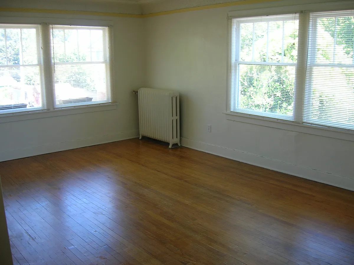Building Photo - 1705 E Howell St #9