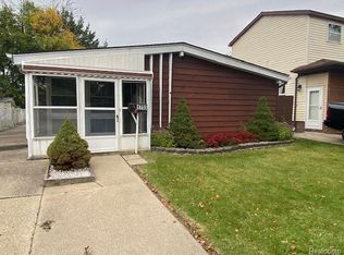 1755 E Pearl Ave, Hazel Park, MI 48030