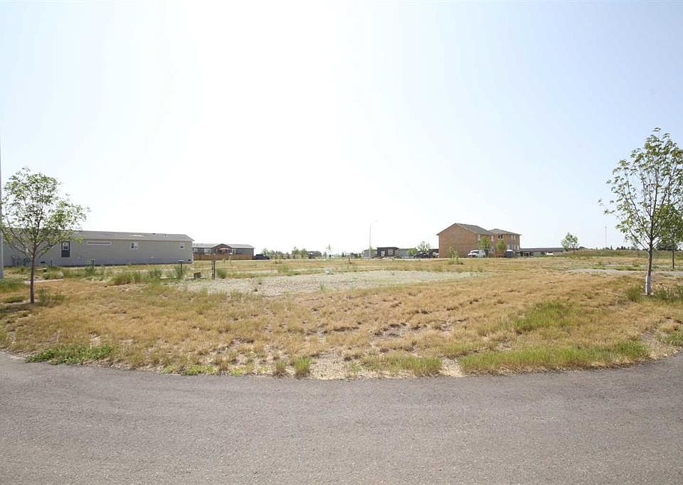 1st image of 2 Meadows Way