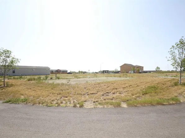 2 Meadows Way, Taber, AB T1G 2A2