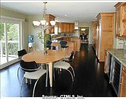 4th image of 37 Wyngate Dr