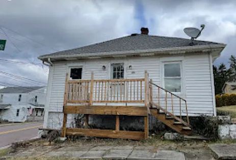 401 S Summit St Photo 1