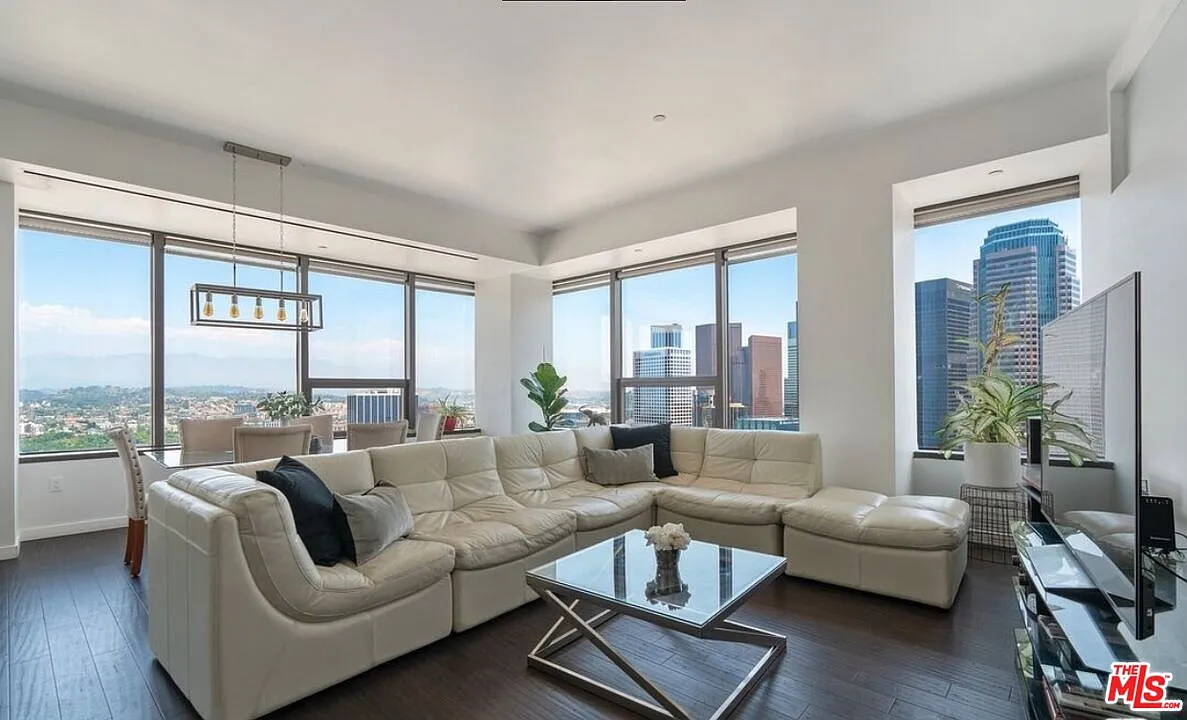 2 bed, 2.0 bath, 1423 sqft, $5,100 — Photo 1