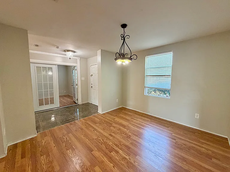 2732 Ingram Cir — Photo 6