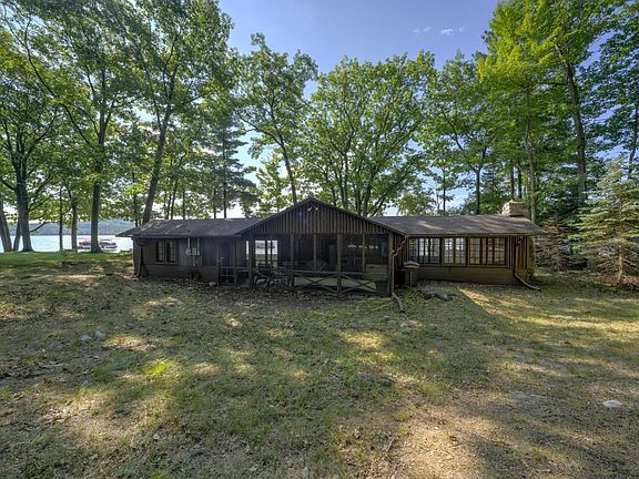 4th image of 276 E Traverse Lake Rd