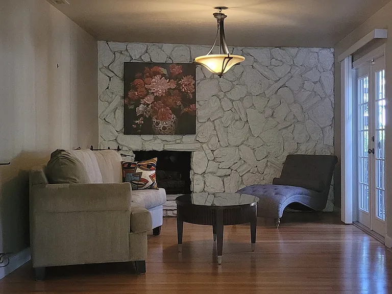 1321 Los Molinos Way — Photo 10