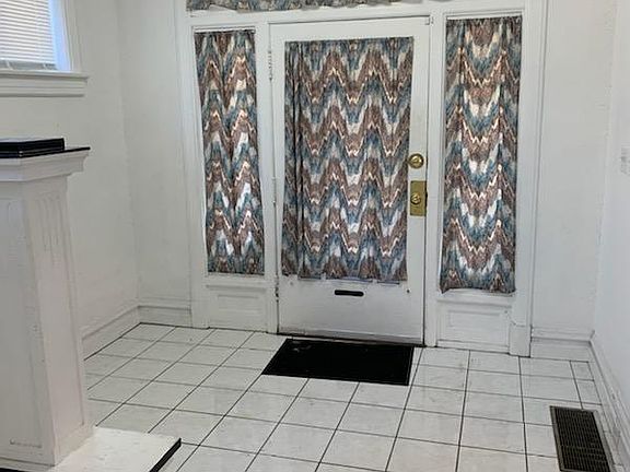5th image of 4564 Chouteau Ave