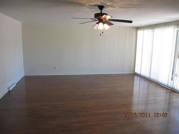 4th image of 6 Carlin Dr #A