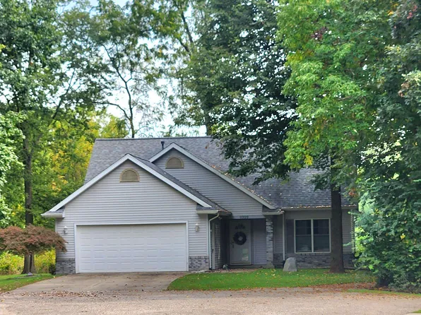 6999 E Tee Trl, Syracuse, IN 46567