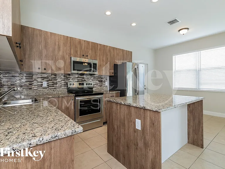 419 Eagle Dr — Photo 6