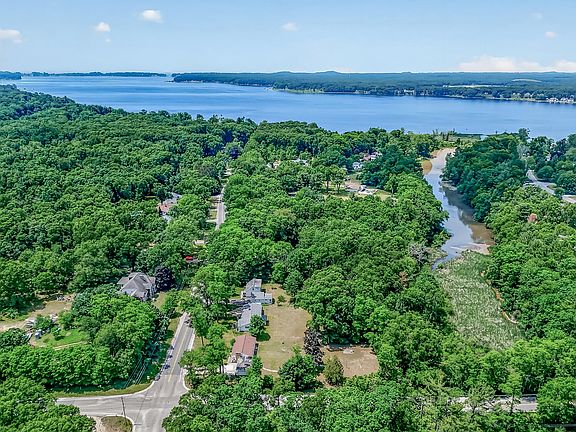 5th image of 4214 White Lake Dr