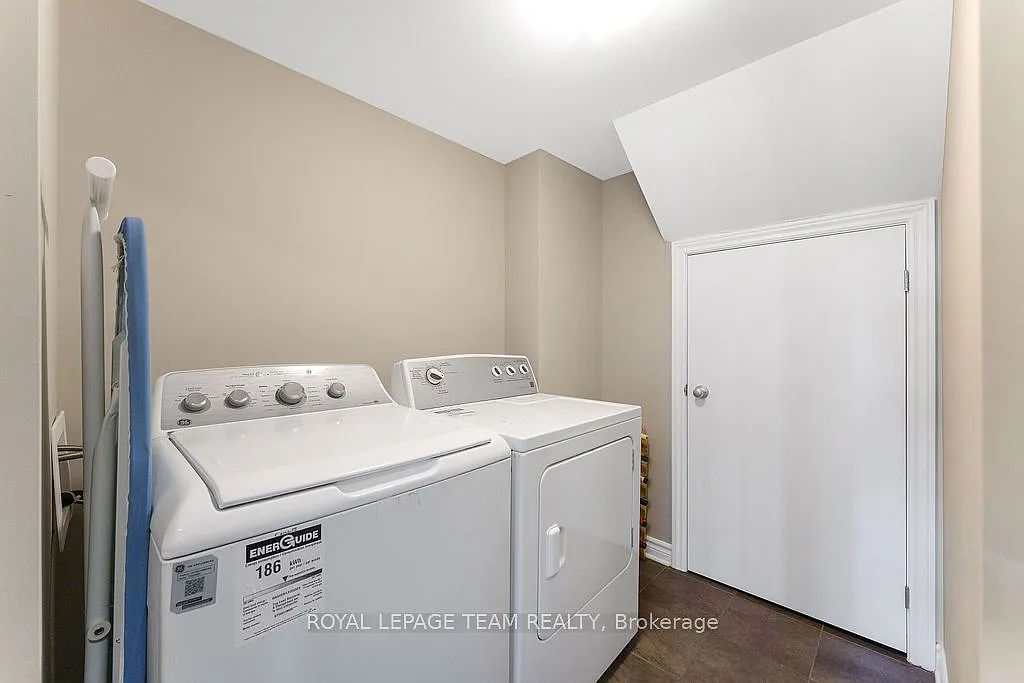 2 bed, $2,350 — Photo 4