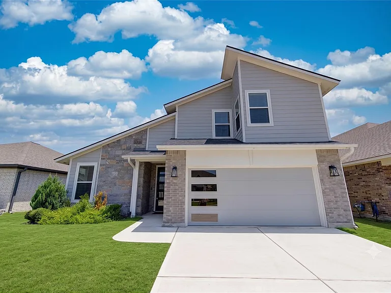 6205 Daytona Dr — Photo 1