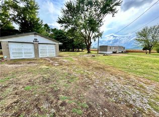 2960 Riverside Park Rd SE, Uhrichsville, OH 44683