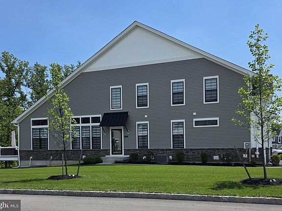 5th image of 1 Tamarack Cir